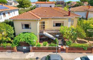 5-bedroom villa 305 m² in Livorno for 500,000 €