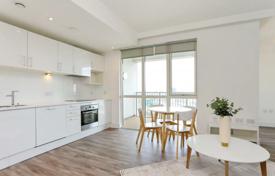 Spacious apartment in a new residence with a garden, London, UK for $816,000