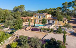 4-bedroom mansion in Vars for 1,190,000 €