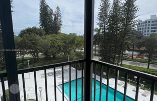 2-bedroom apartments in condo 102 m² in Aventura for $395,000