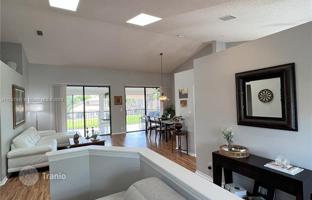2-bedroom apartments in condo 156 m² in Boca Raton for $389,000