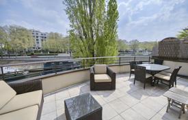 Detached house – Neuilly-sur-Seine, Ile-de-France, France for 3,990,000 €