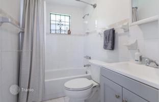 3-bedroom house 213 m² in Miami for $1,199,000