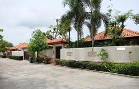 Townhome – Pattaya, Chonburi, Thailand for $206,000
