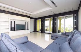 3-bedroom apartments in condo in Sathon for $4,000 per week