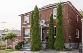 Terraced house – Etobicoke, Toronto, Ontario,  Canada for C$995,000