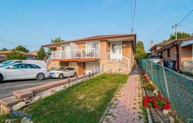 Terraced house – North York, Toronto, Ontario,  Canada for C$996,000