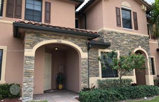 3-bedroom apartments in condo 146 m² in Hialeah for $510,000