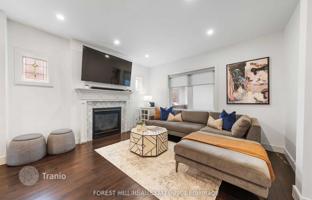 6-bedroom house in Lake Shore Boulevard West for C$1,952,000