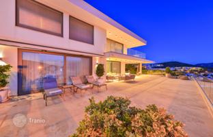 5-bedroom villa 300 m² in Kalkan for 143,834,000 TRY