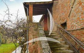 Foiano della Chiana (Arezzo) — Tuscany — Rural/Farmhouse for sale for 490,000 €