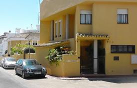 Comfortable townhouse with a terrace, a pool and a garden, near the beach, Benalmadena, Andalusia, Spain for 620,000 €