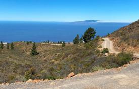 Huge plot of land overlooking the sea in Adeje, Tenerife, Spain for 110,000 €