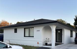 4-bedroom house 137 m² in Miami Gardens for $440,000