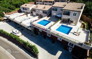3-bedroom villa 135 m² in Reževići for 500,000 €