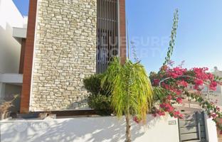 5-bedroom villa 211 m² in Livadia for 950,000 €