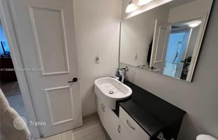 2-bedroom apartments in condo 116 m² in Hallandale Beach for $515,000