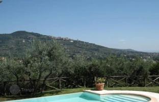 5-bedroom villa 240 m² in Cortona for 1,400,000 €