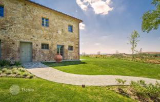 Farm 2,015 m² in Tuscany for 3,500,000 €
