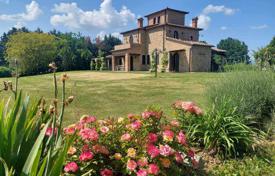 Castiglione del Lago (Perugia) — Umbria — Rural/Farmhouse for sale for 1,350,000 €