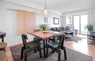 4-bedroom apartment in Heintzman Street for C$797,000