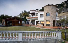Two-storey villa with a pool and sea views in Lloret de Mar, Costa Brava, Spain for 499,000 €
