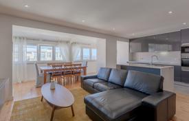 Duplex-apartment with four bedrooms, a terrace and river views in a cosy residence, Lisbon, Portugal for 785,000 € Duplex-apartment with four bedrooms, a terrace and river views in a cosy residence, Lisbon, Portugal for 785,000 €