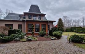 Moder house with a pool for sale in Jurmala for 600,000 €
