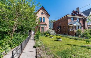 7-bedroom townhouse in Old Toronto for C$1,940,000
