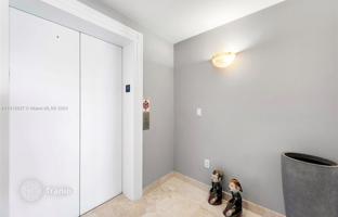 3-bedroom apartments in condo 340 m² in Key Biscayne for $5,200,000