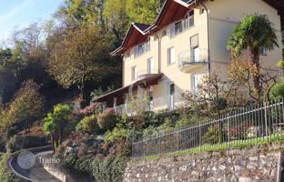 Three-level villa with magnificent views of Lake Como in San Siro, Italy for 1,950,000 €