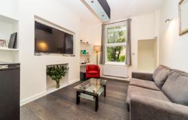 Renovated apartment with high ceilings in a period building, close to a park, London, United Kingdom for £645,000 Renovated apartment with high ceilings in a period building, close to a park, London, United Kingdom for £645,000