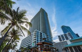 Two-bedroom apartment on the first line of the ocean in Sunny Isles Beach, Florida, USA for 675,000 €