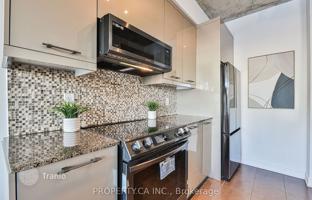4-bedroom apartment in Wellington Street West for C$1,071,000