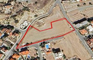 Land plot 5,352 m² in Oroklini for 2,100,000 €