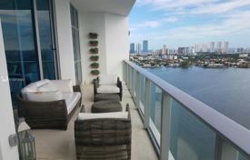 Stylish bright penthouse with panoramic ocean views in Aventura, Florida, USA for 2,374,000 €