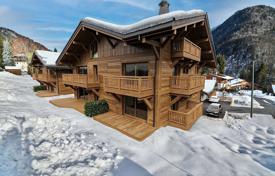 Duplex flat with 2 bedrooms in Essert-Romande, near Morzine, France for 472,000 €