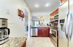 2-bedroom apartments in condo 89 m² in Miami for $255,000