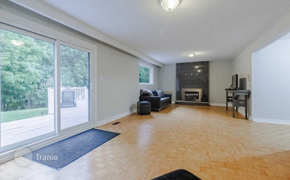 Townhome for sale in Etobicoke, Canada — listing 1896602
