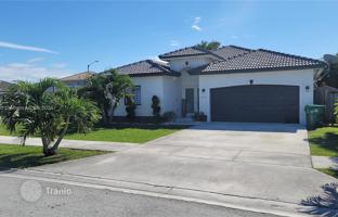 4-bedroom house 186 m² in West End for $880,000