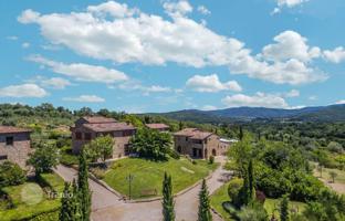 Farm 7,000 m² in Bucine for 25,000,000 €