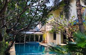 6 bed House Khlong Toei Nuea Sub District for 6,300 € per week
