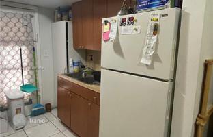 2-bedroom apartments in condo 116 m² in North Miami for $300,000