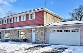 Terraced house – Scarborough, Toronto, Ontario,  Canada for C$964,000