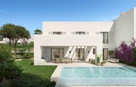 Four-bedroom house within the new Las Villas de los Álamos complex in La Reserva de Sotogrande for 1,459,000 €