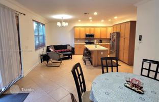 4-bedroom house 241 m² in Miramar (USA) for $700,000