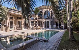 Modern villa with a garden, a backyard, a pool, a relaxation area, a terrace and a garage, Miami Beach, USA for $1,599,000