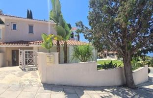 5-bedroom cottage 250 m² in Tala for 1,200,000 €