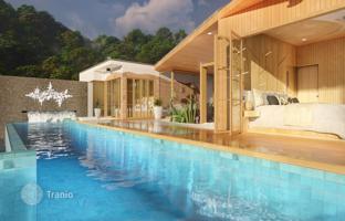 5-bedroom villa 490 m² in Mueang Phuket for $705,000