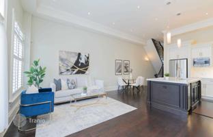 9-bedroom house in Etobicoke for C$2,441,000